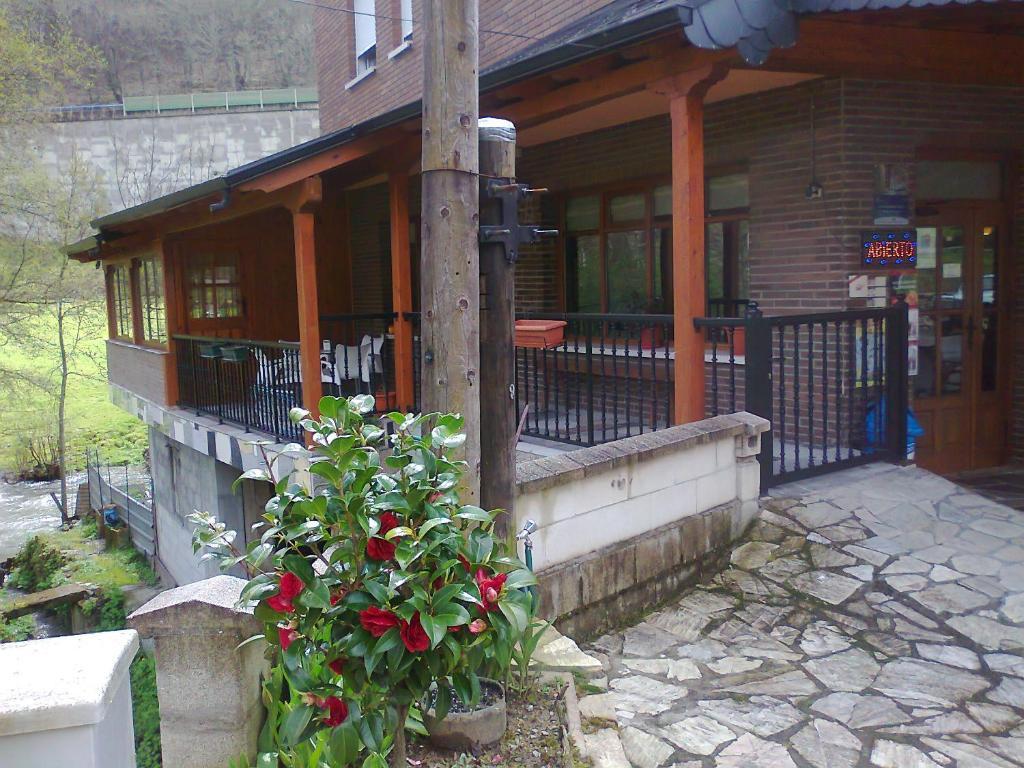 Hostal El Peregrino La Portela de Valcarce Exteriör bild