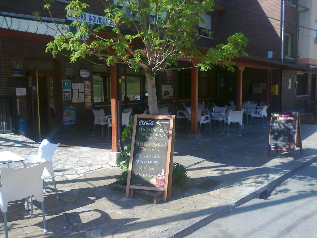 Hostal El Peregrino La Portela de Valcarce Exteriör bild